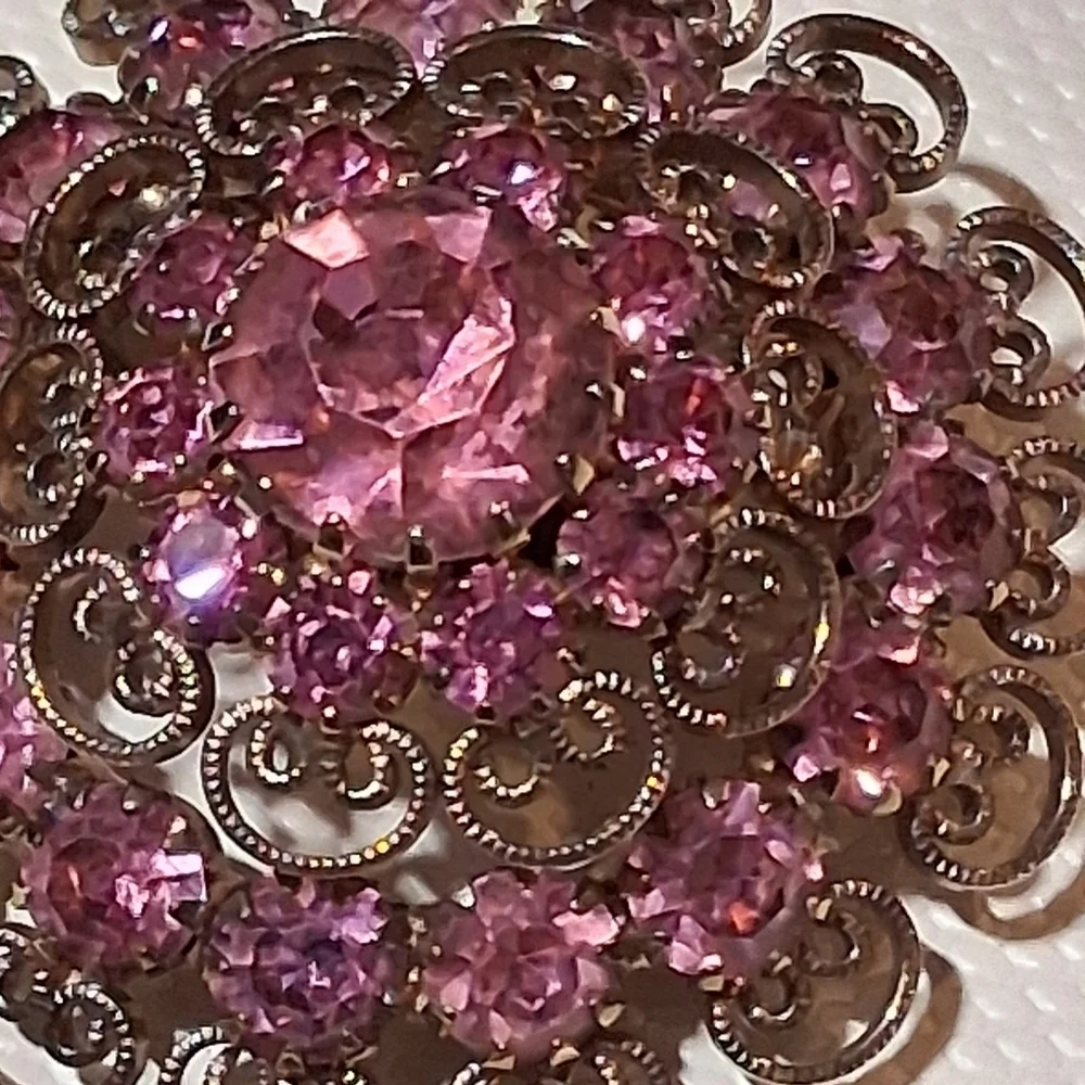 * Vintage Antique Pink Austrian Crystal Glass Pin Brooch